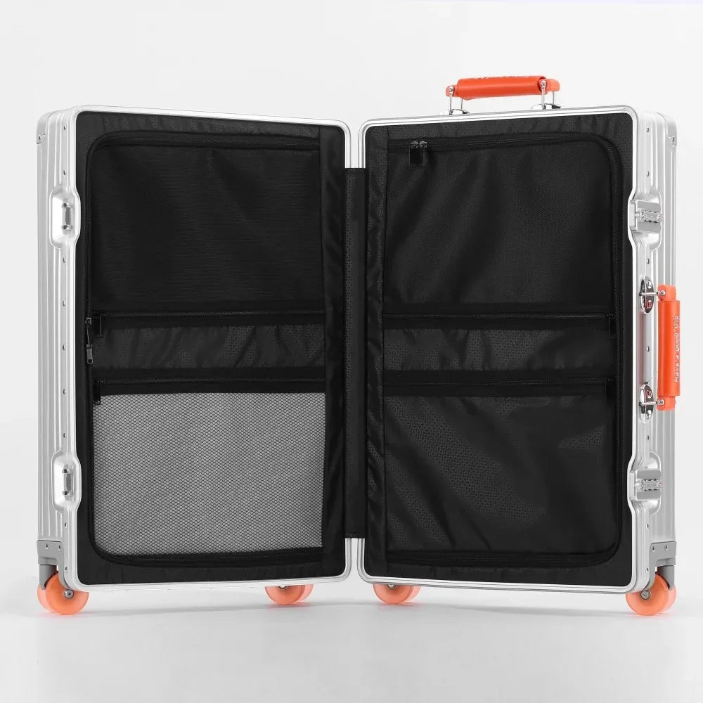 Colourful Spinner Suitcase with TSA Lock – size comparison